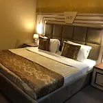 Deluxe 4*