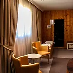 Deluxe Tirana