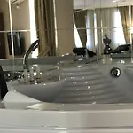 Hotel Deluxe