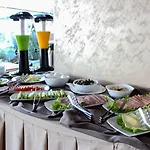 Deluxe Hotel 4*