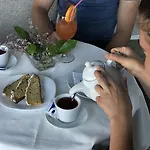 Deluxe Hotel