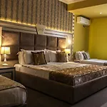 Deluxe Tirana