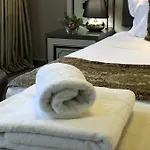 Hotel Deluxe