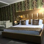 Hotel Deluxe 4*