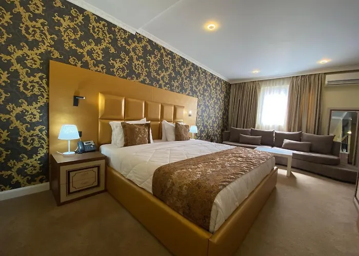 Deluxe 4* Tirana