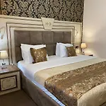 Deluxe 호텔 티라나