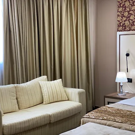 Ξενοδοχείο Deluxe 4*