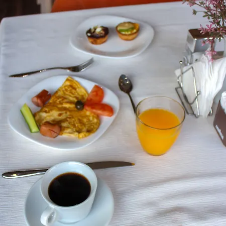 Deluxe 4* Τίρανα