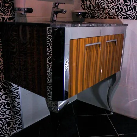 Deluxe Otel