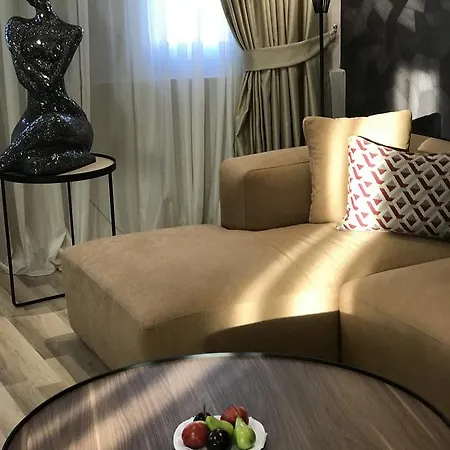מלון Deluxe 4*