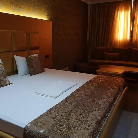Deluxe Otel